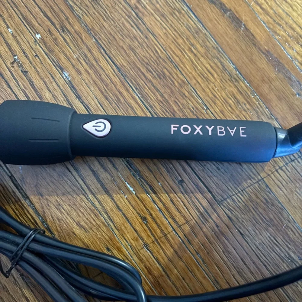 FoxyBae Curling Wand - Picture 2 of 2